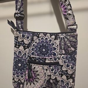 ⭐️Host Pick ⭐️ Vera Bradley Crossbody Bag - Mimosa Medallian July 2019 Retired